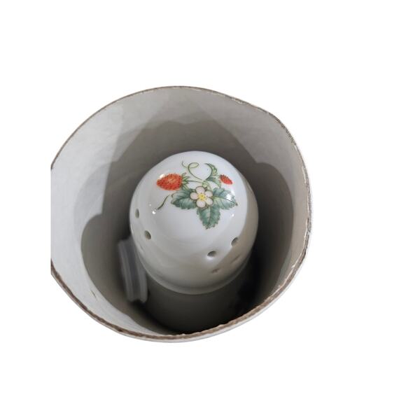 VINTAGE Avon Strawberry Porcelain Sugar Shaker and Talc - Picture 5 of 5